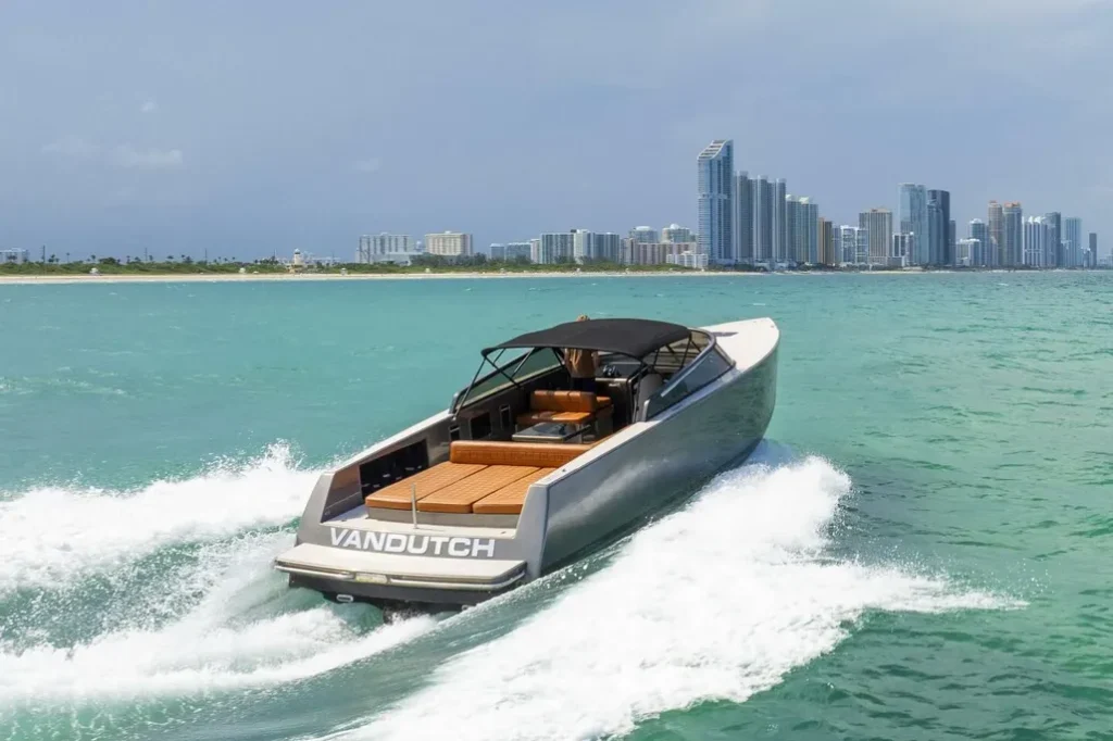 van dutch boat ripping through the ocean