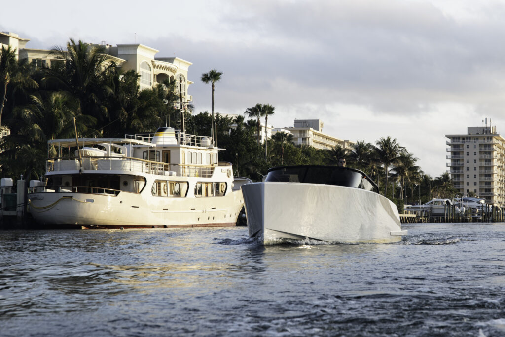 VanDutch 32 R01 Old vs. New