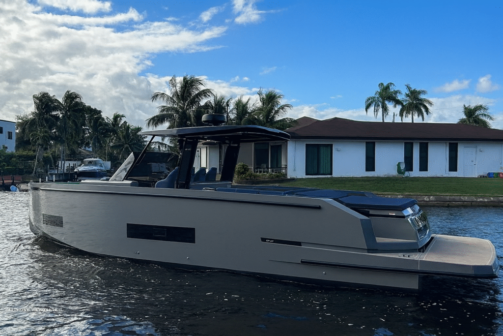 Deantonio D42 on the water