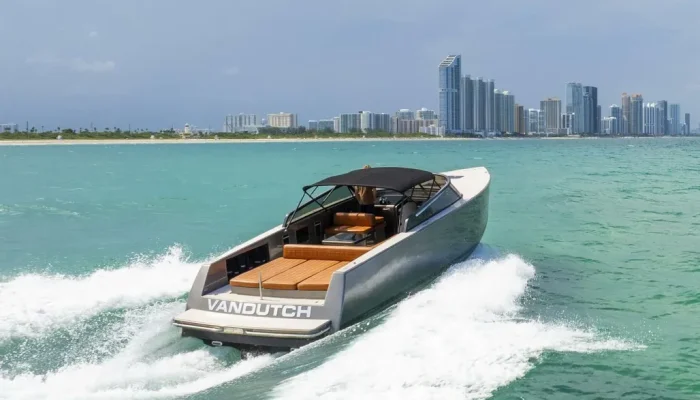 van dutch boat ripping through the ocean
