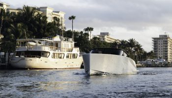 YachtBoss Premium Yacht Management VanDutch 32 R01 Old vs. New