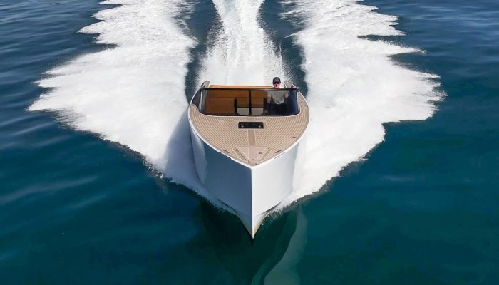 VanDutch 32 R01 on the ocean