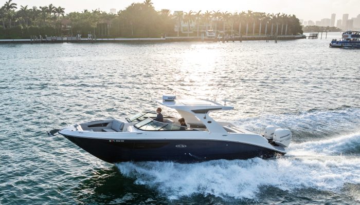 Side shot of the Sea Ray 350 SLX-OB